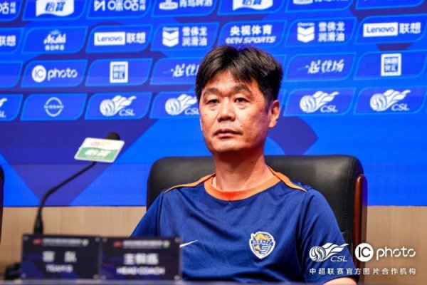 李霄鹏：最近队员练习  比较辛苦，到深圳之后主要是适应天气