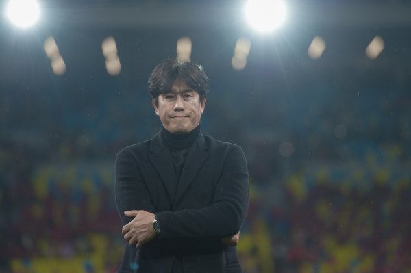 古代足球    报：蓉城击败国安后，徐正源将和投资方深入沟通商讨未来