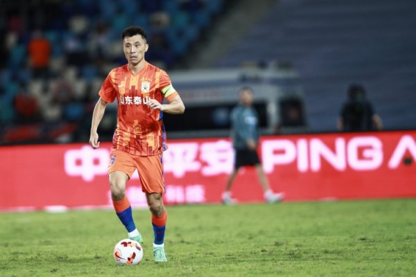郑铮累计4黄，无缘下轮中超京鲁大战