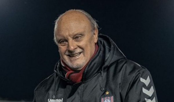 阿乙球队主席:这帮球员是胆小鬼,在夜店被我碰到会打爆他们的头 阿乙球队主席:这帮球员是胆小鬼,在夜店被我碰到会打爆他们的头