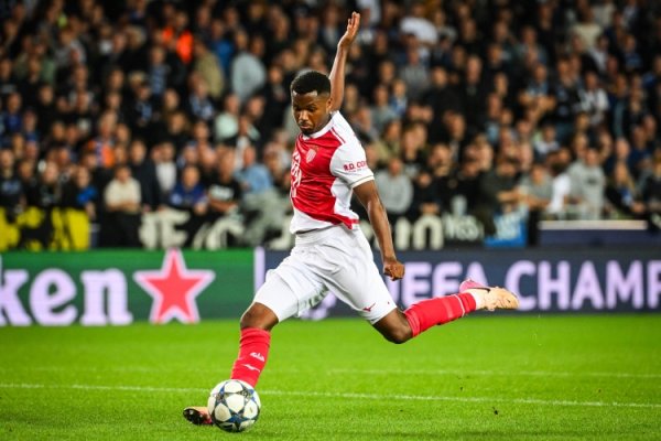 3场4球！世体：22岁法蒂竞技状态  火热，欧冠对曼城能否发挥是看点