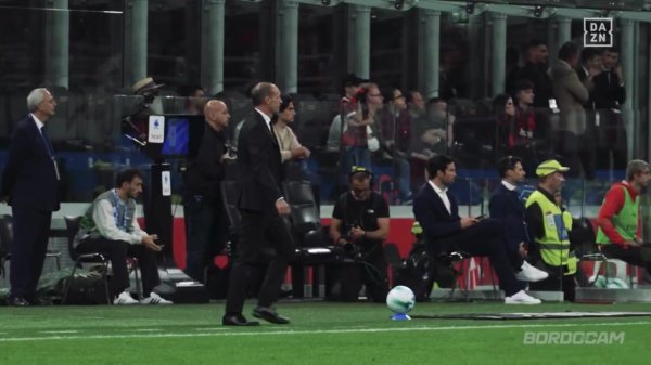 气炸了啊啊啊啊啊!名场面+1:阿莱格里赛中怒吼莱奥,暴怒不止 气炸了啊啊啊啊啊!名场面+1:阿莱格里赛中怒吼莱奥,暴怒不止