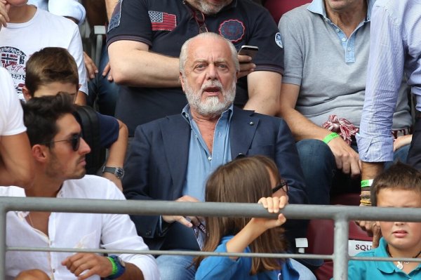 记者：德佬曾为收购那不勒斯放弃投资电影，如今球队成为意甲巨人