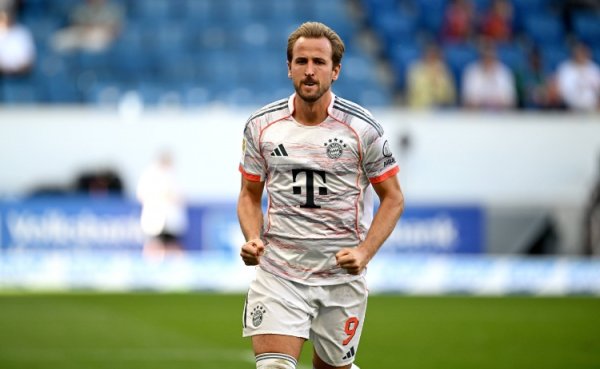 凯恩达成俱乐部生涯400球里程碑,其中拜仁104球、热刺280球 凯恩达成俱乐部生涯400球里程碑,其中拜仁104球、热刺280球