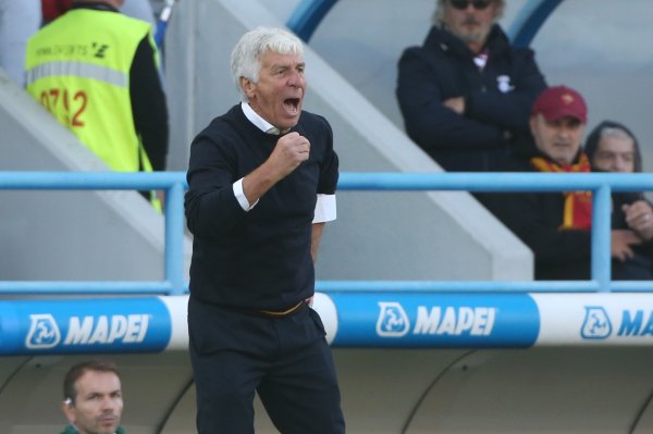 加斯佩里尼：一有人在危险区域  倒地就吹违例  ，这是意大利古代足球    的弊病