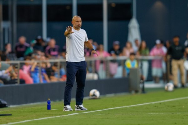 马斯切拉诺：梅西用表现消除所有疑问，他肯定会获得常规赛最有价值球员