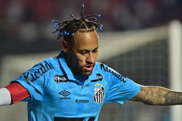 美前国脚:签内马尔能让迈阿密赚很多钱,但他也会带来竞赛 风险 美前国脚:签内马尔能让迈阿密赚很多钱,但他也会带来竞赛 风险