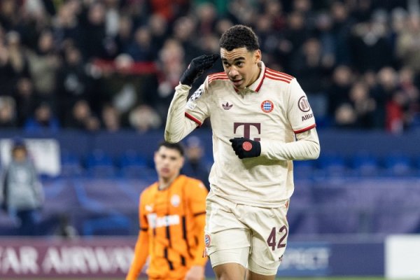 记者:戴维斯、伊藤洋辉预计12月复出,穆西亚拉还需要四至八周 记者:戴维斯、伊藤洋辉预计12月复出,穆西亚拉还需要四至八周