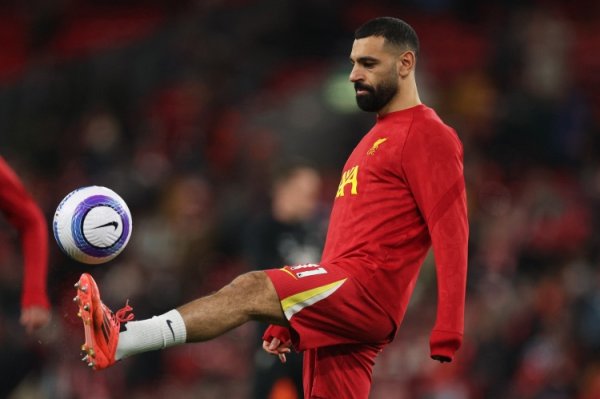 斯洛特谈萨拉赫后备  ：这是个艰难的决定，每次挑杆位我都觉得很难