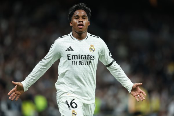 锋线缺人！镜报：曼联冬窗或签人，目标恩德里克、弗拉霍维奇等人